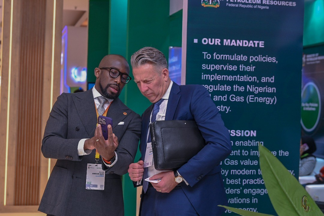 Networking & One-on-One Discussions